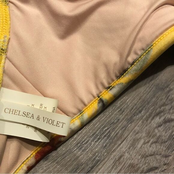 CHELSEA & VIOLET Yellow Floral Bikini Top Size Small Bohemian Padded - Picture 7 of 8